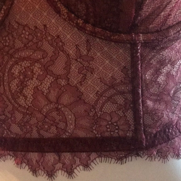 VS Dream Angles long lined strapless red lace bra - Picture 2 of 5